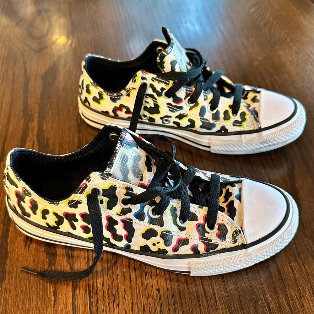 🌈Converse Rainbow Cheetah Print Canvas Shoes Youth Size 4